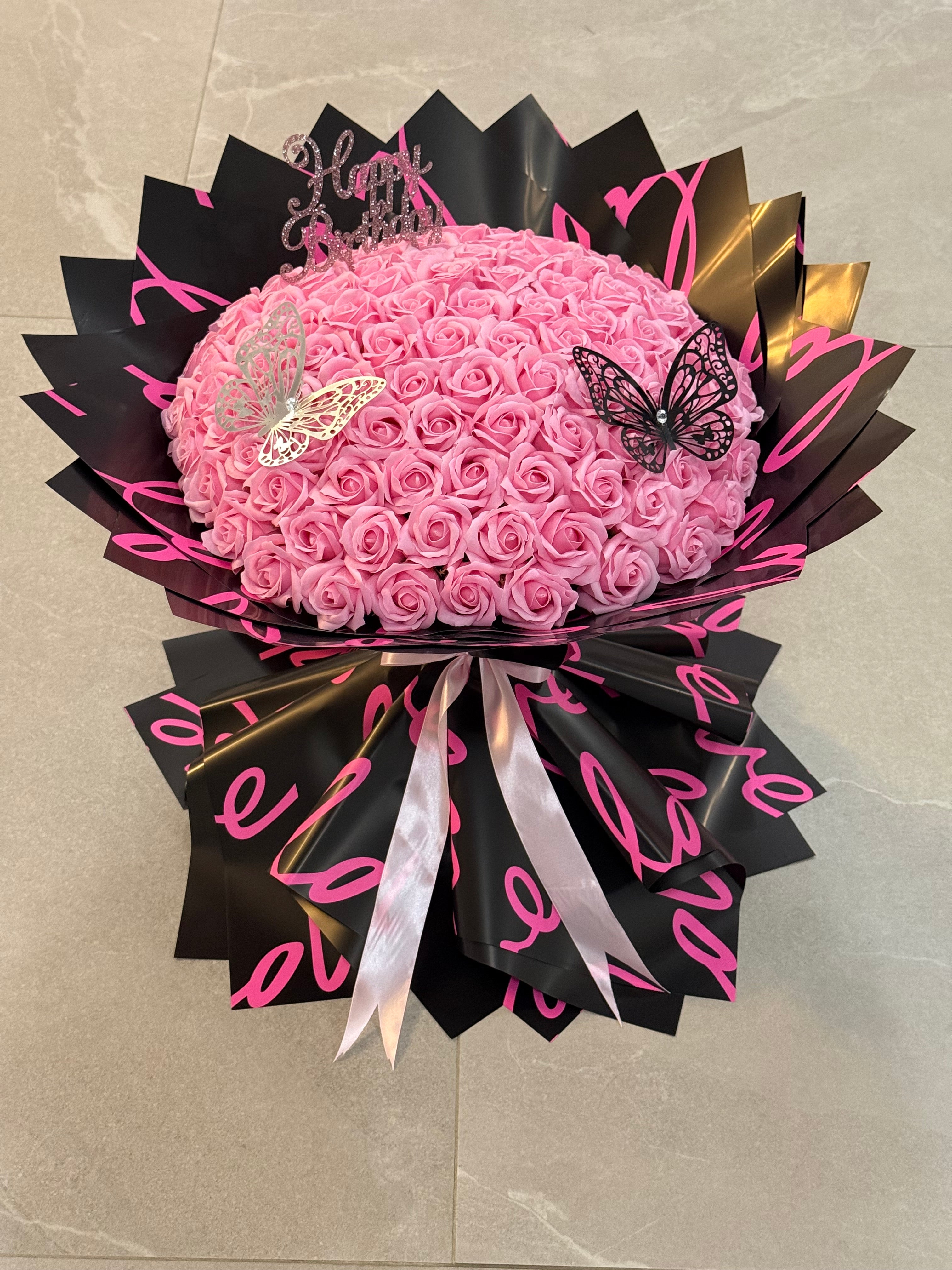 Buchet 101 Trandafiri Sapun Roz - Accesorizat