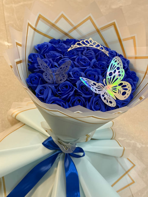 Buchet  de 51 Trandafiri de Săpun Albaștri – Accesorizat